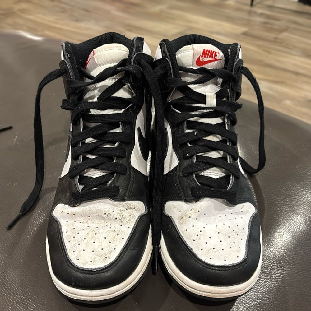These are the high panda dunks. Colors black and white.